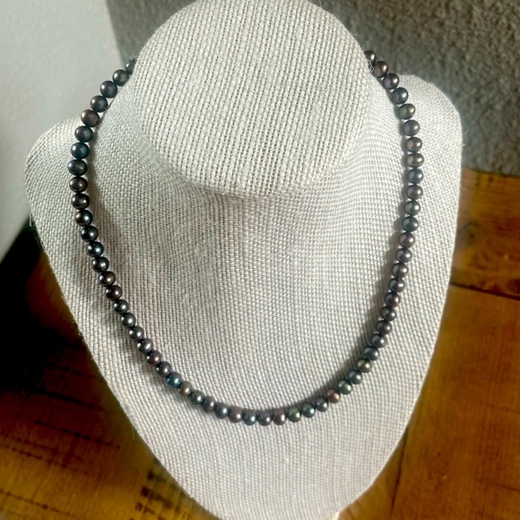 77gems Jewelry - Fresh water pearl peacock pearl necklace in 17”